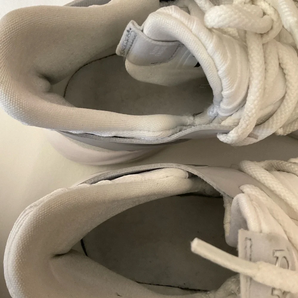 Nike Zoom  Kevin Durant Sneakers in White Size 6.5Y